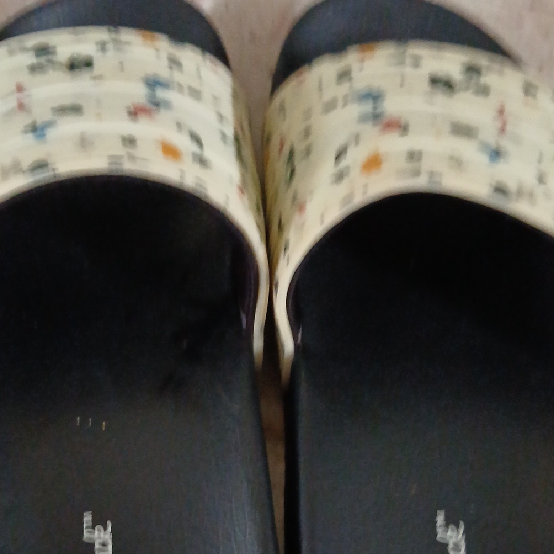 Cat & Jack Black And White Slide Sandals
